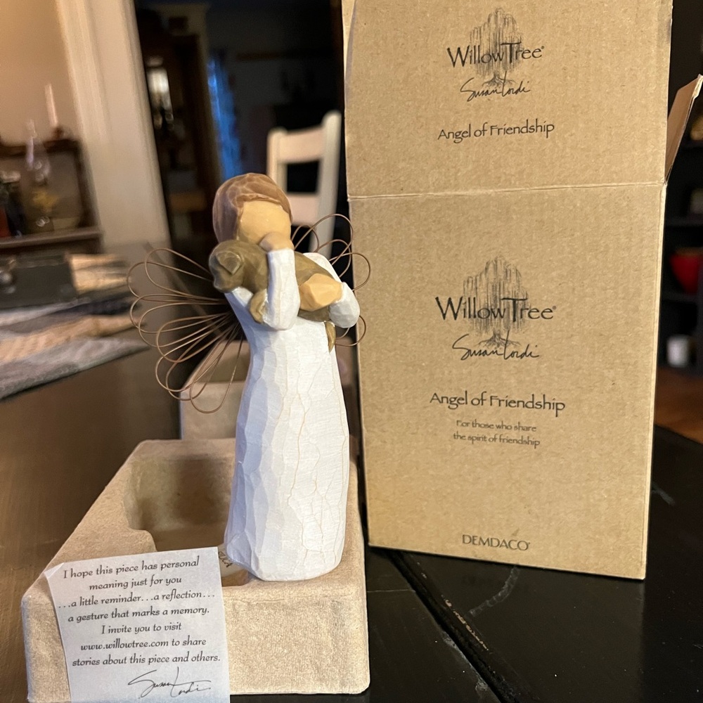 Willow Tree by Demdaco ANGEL OF FRIENDSHIP figurine